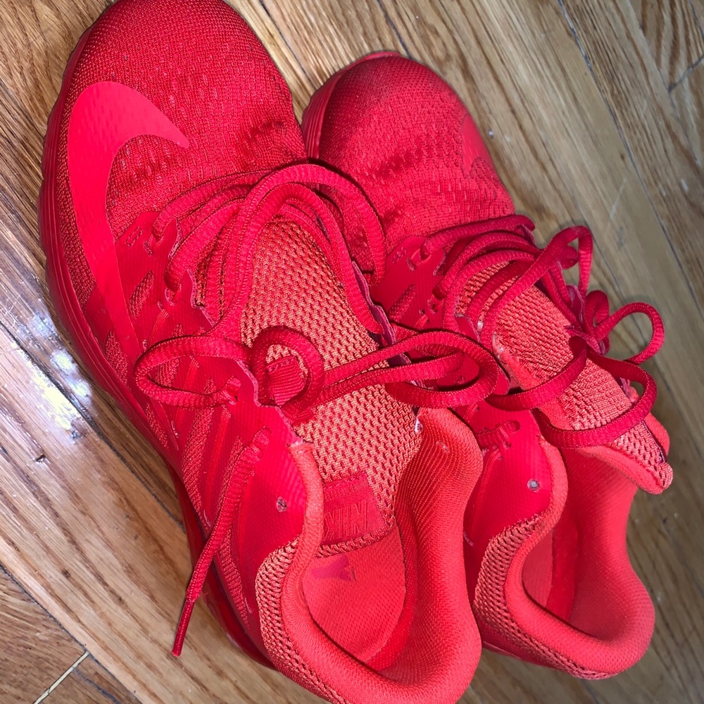 Mens Nike Air Max Shoe Excellerate 4 University